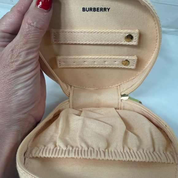 Burberry round cosmetic pouch bag - Picture 9 of 14